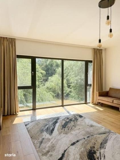 Apartament cu 3 camere decomandat, mobilat în Băneasa