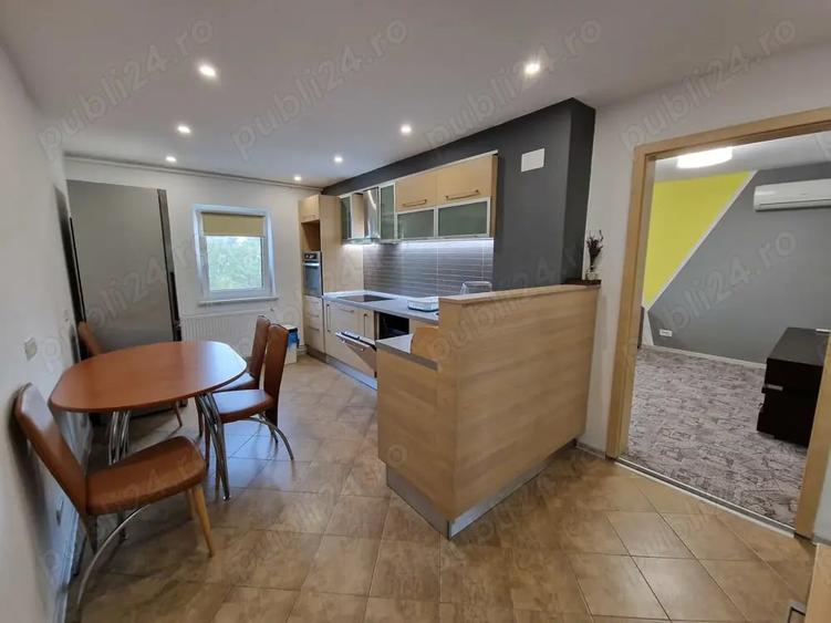 Apartament cu 4 camere decomandat în Bucovina