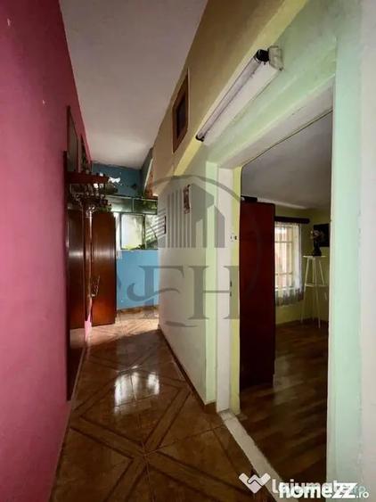 Casă cu 3 camere cu Teren 130 Mp în Brătianu