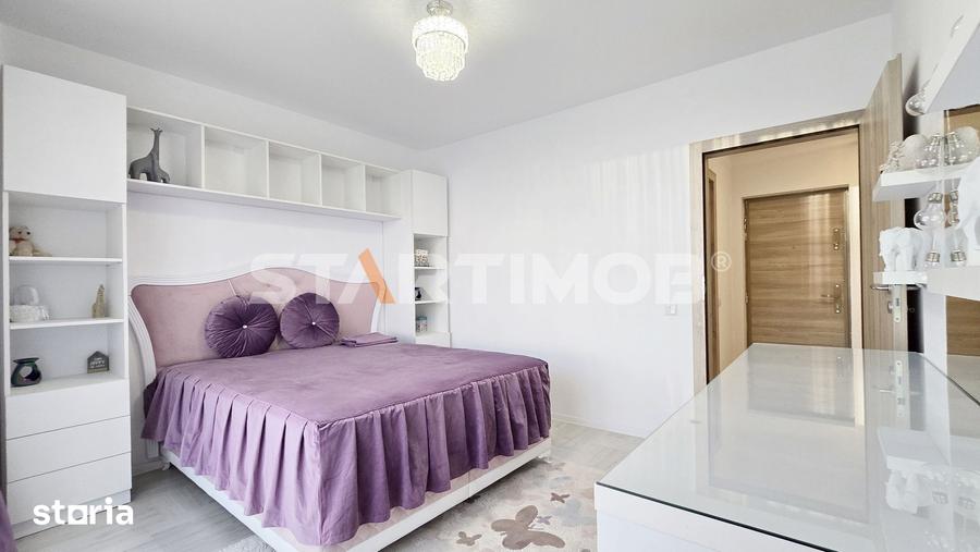 Apartament cu 3 camere decomandat în Tractorul