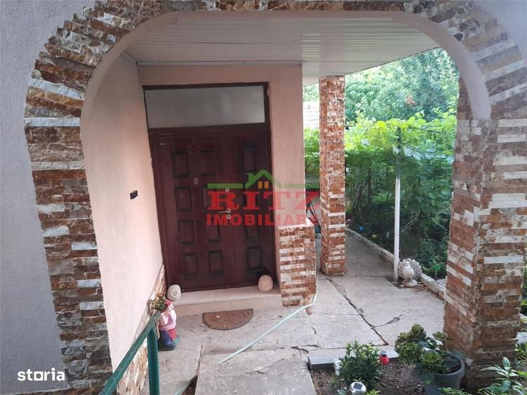Casă cu 4 camere în Central