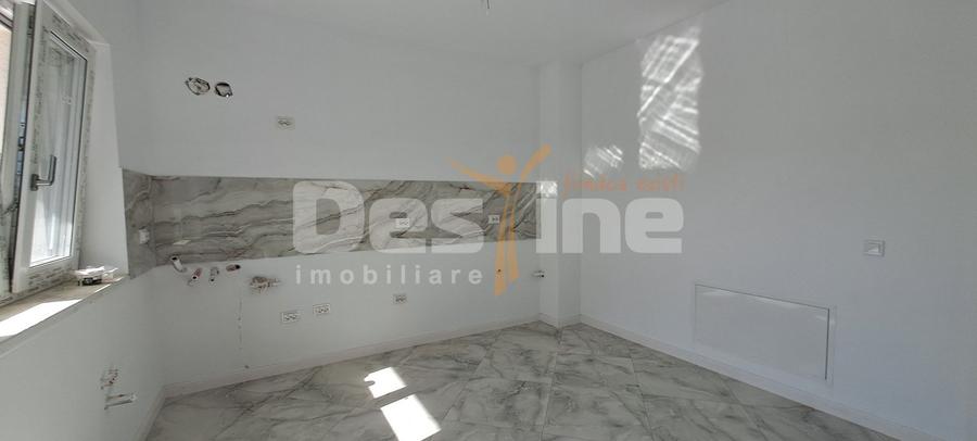 Casă individuală cu 4 camere cu Canalizare în Rediu