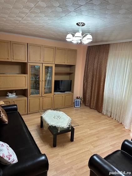 Apartament cu 3 camere decomandat în Crângași