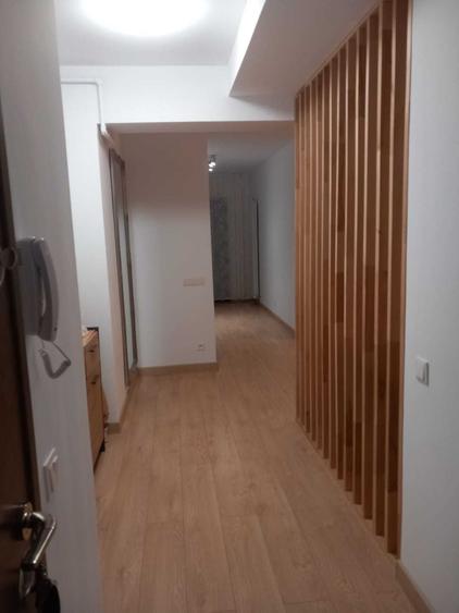 Apartament cu 3 camere decomandat în Drumul Taberei