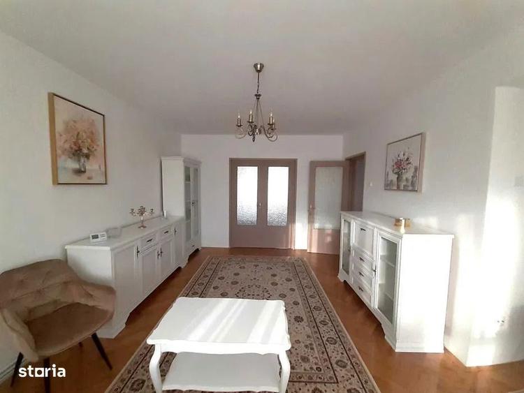 Apartament cu 3 camere, mobilat în Andrei Mureșanu