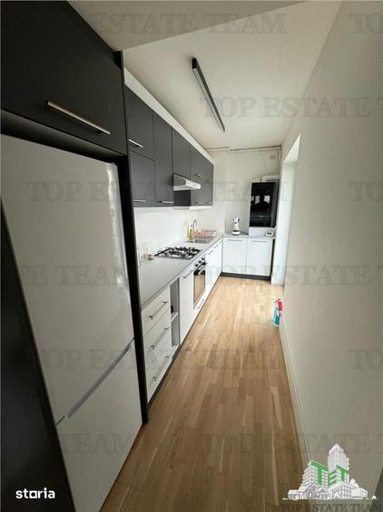 Apartament cu 2 camere semidecomandat, mobilat în Tei