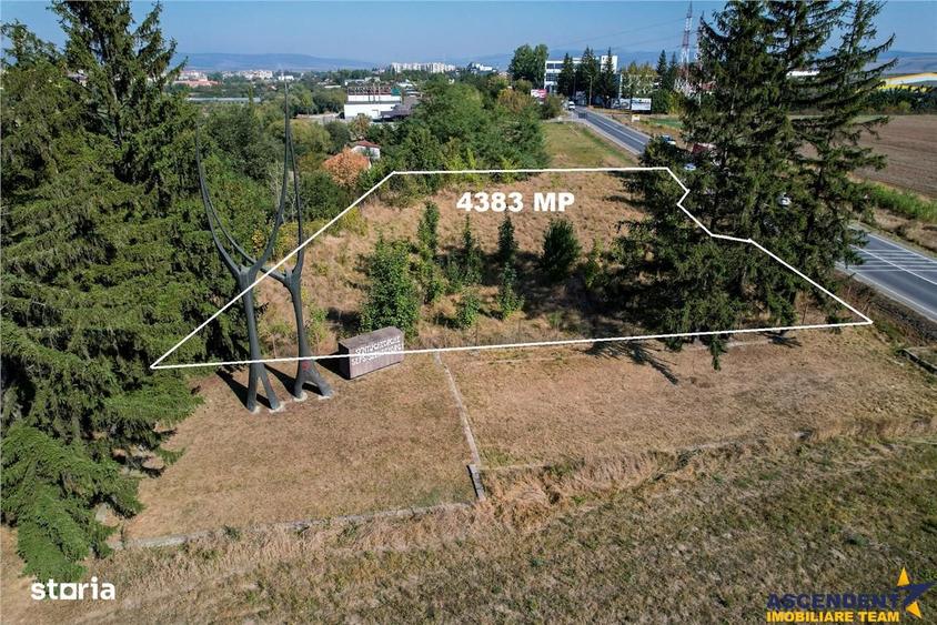 Teren de 4383 mp, în Central