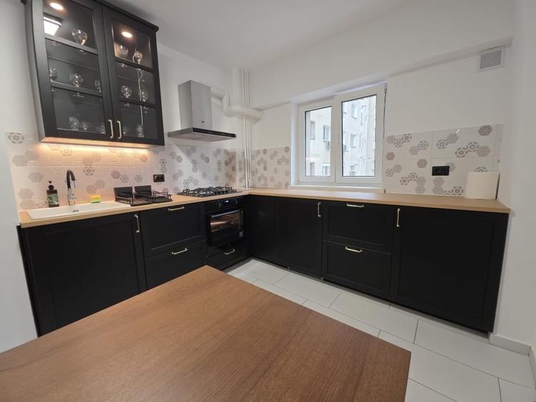 Apartament cu 2 camere semidecomandat, mobilat în Crângași