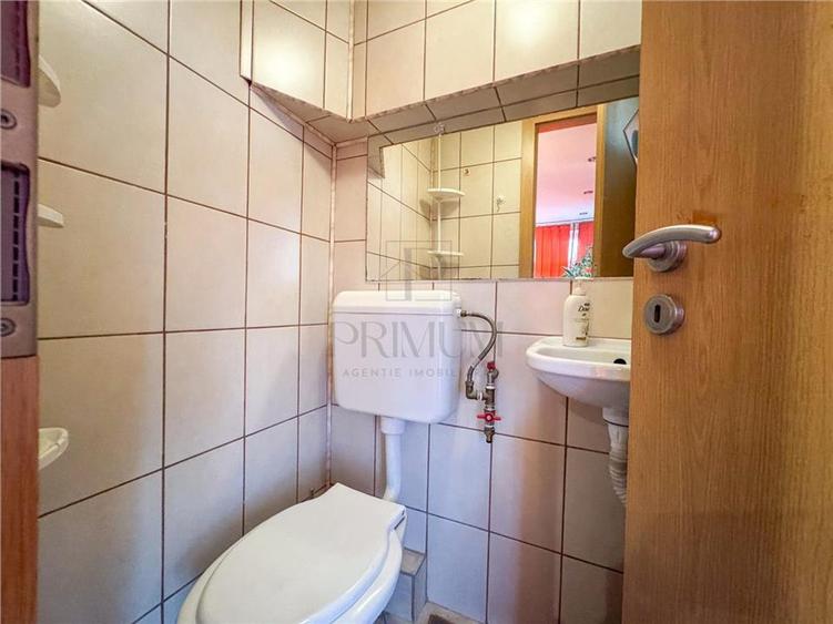 Apartament cu 3 camere decomandat, mobilat în Buziașului