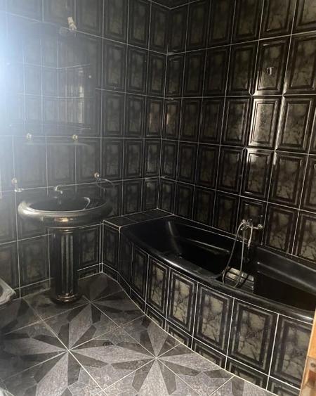 Casă individuală cu 7 camere cu Teren 900 Mp în Voluntari