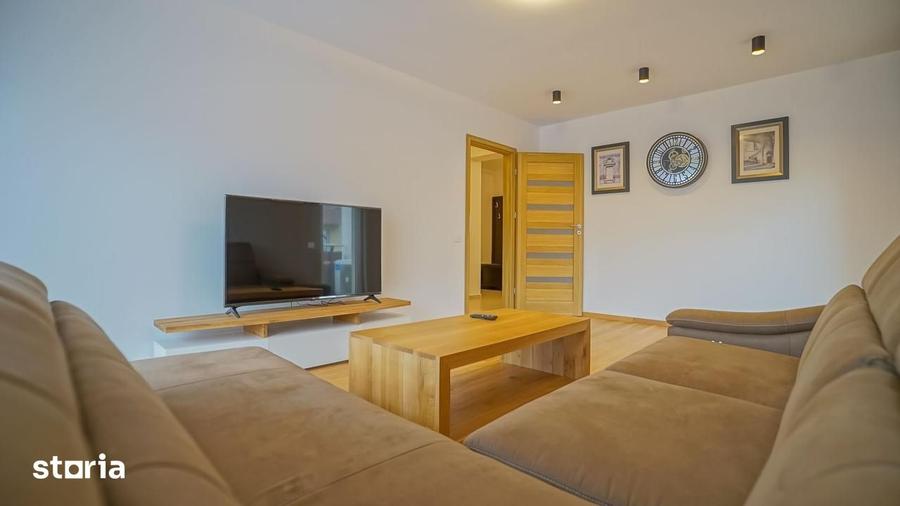 Apartament cu 2 camere decomandat în Tractorul
