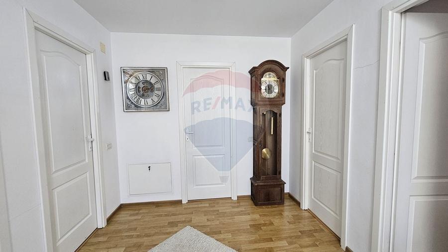 Casă individuală cu 6 camere cu Teren 3614 Mp în Liteni (Moara)