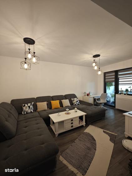 Apartament cu 2 camere decomandat în Apărătorii Patriei