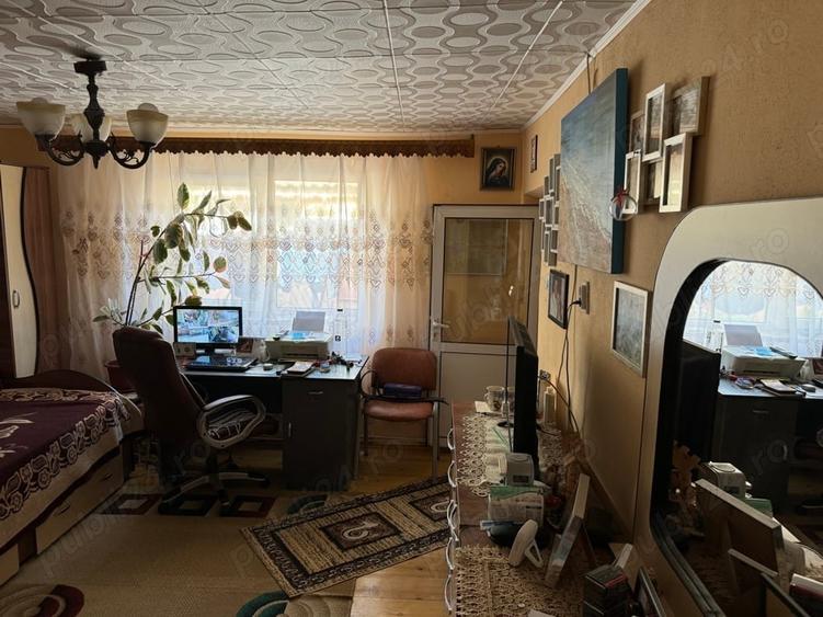 Casă cu 6 camere cu Teren 460 Mp în Filipești