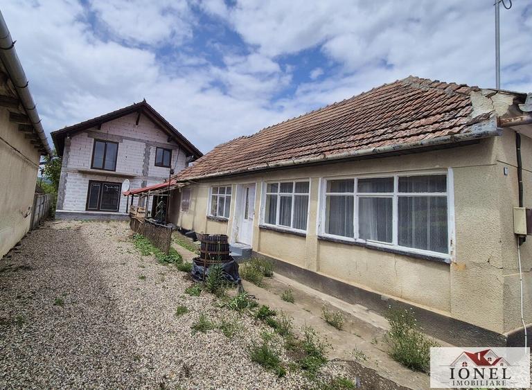 Casă individuală cu 6 camere cu Canalizare în Ciumbrud
