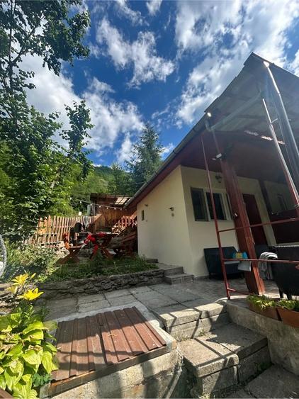 Casă cu Teren 300 Mp în Mărișel