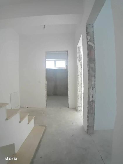 Casă cu 4 camere cu Teren 100 Mp în Nord