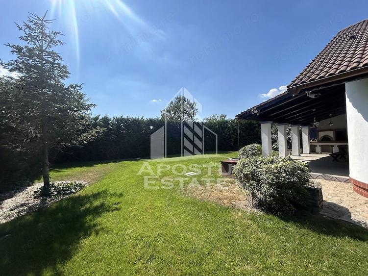 Casă cu 5 camere cu Teren 500 Mp în Sânmihaiu Român