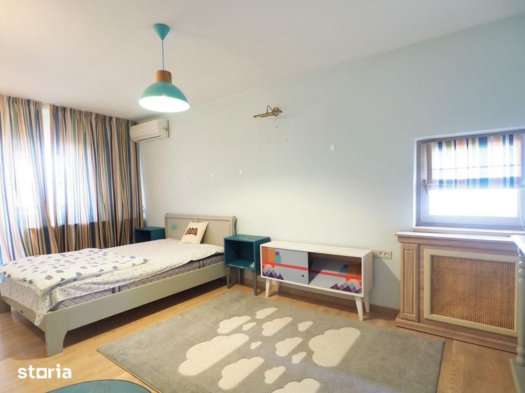 Casă cu 7 camere cu Teren 400 Mp în Băneasa
