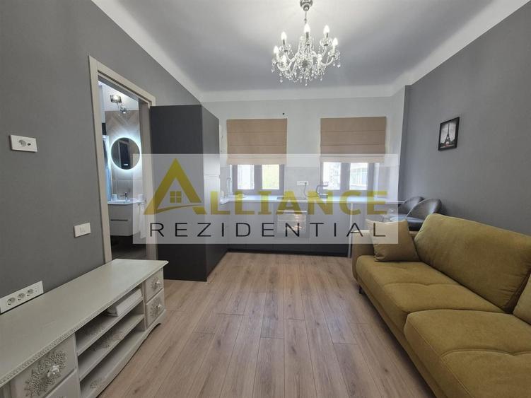 Apartament cu 2 camere decomandat în Universitate