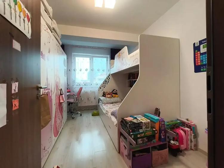 Apartament cu 3 camere decomandat, mobilat în Fundeni