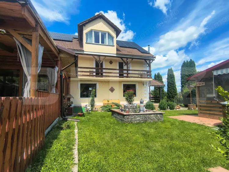 Casă cu 2 camere cu Teren 1200 Mp în Viștișoara