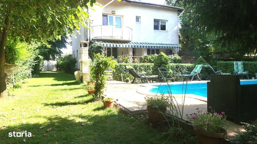 Casă cu 4 camere în Central