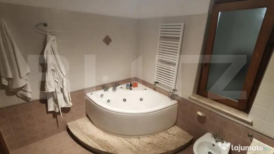 Casă cu 4 camere cu Teren 1000 Mp în Plopeni