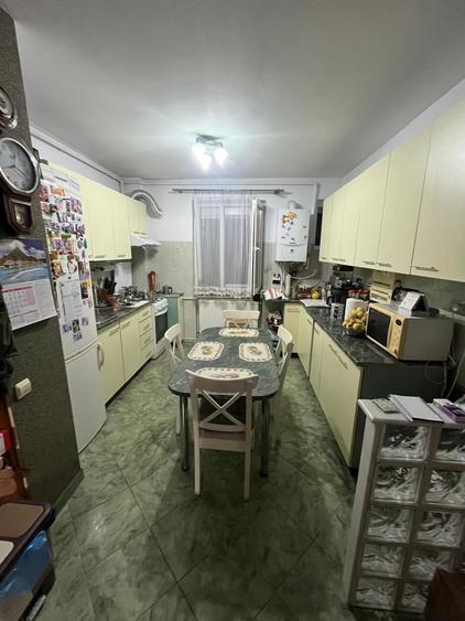 Apartament cu 2 camere decomandat în Săsar