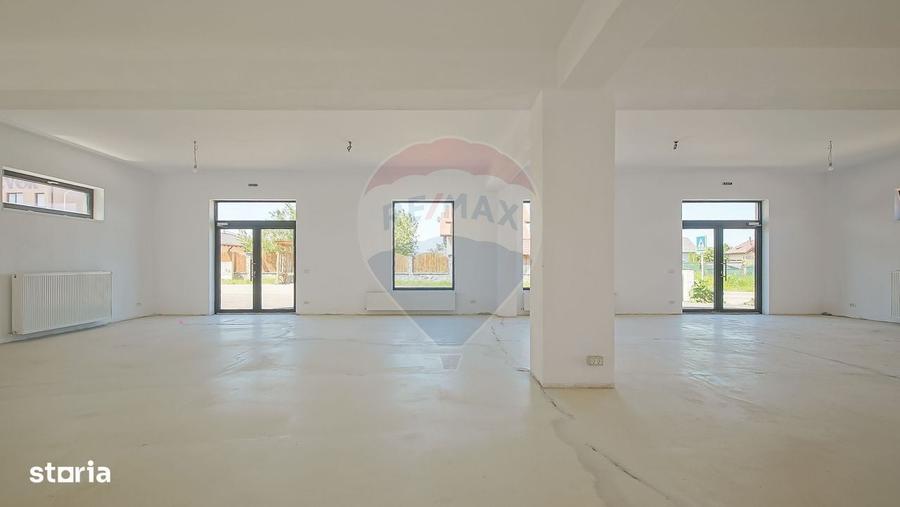 Spațiu comercial, de 320 mp, în Hărmanului