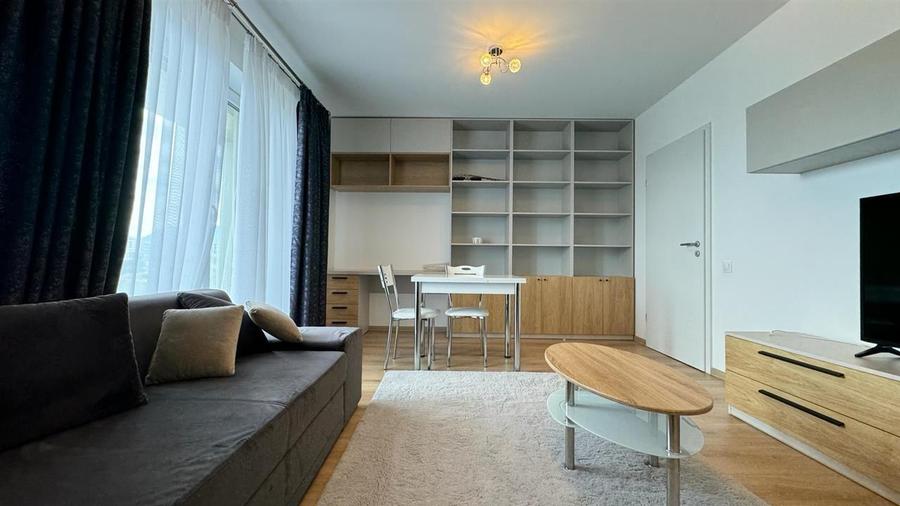 Apartament cu 2 camere decomandat, mobilat în Tractorul