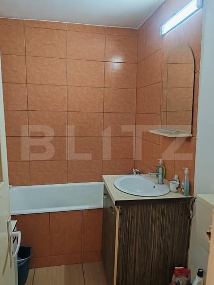 Apartament cu 2 camere semidecomandat, mobilat în Nord