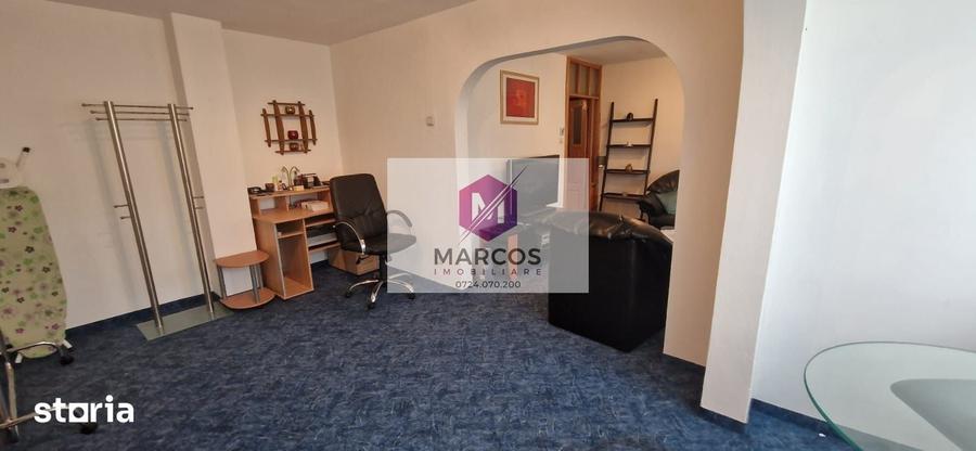 Apartament cu 4 camere decomandat în Central