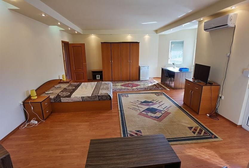 Casă individuală cu 6 camere cu Canalizare în Pipera