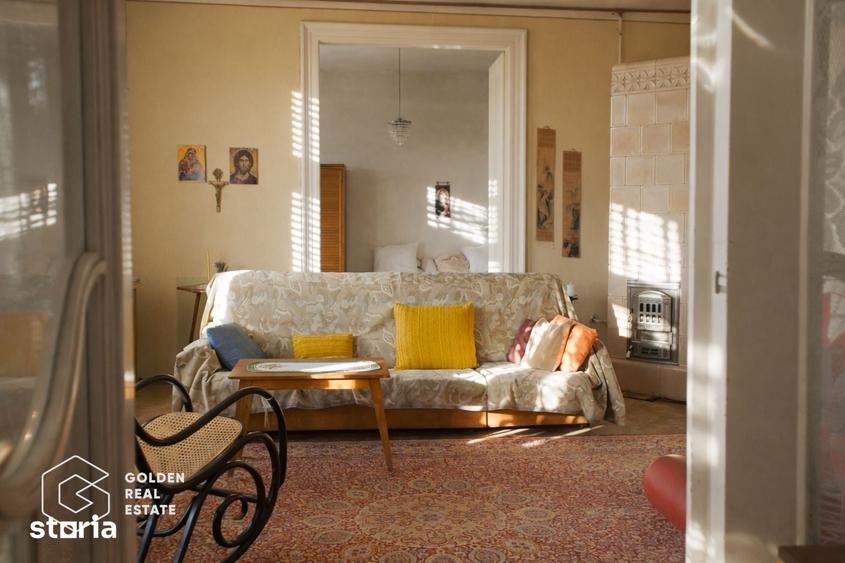 Apartament cu 3 camere semidecomandat în Pârneava