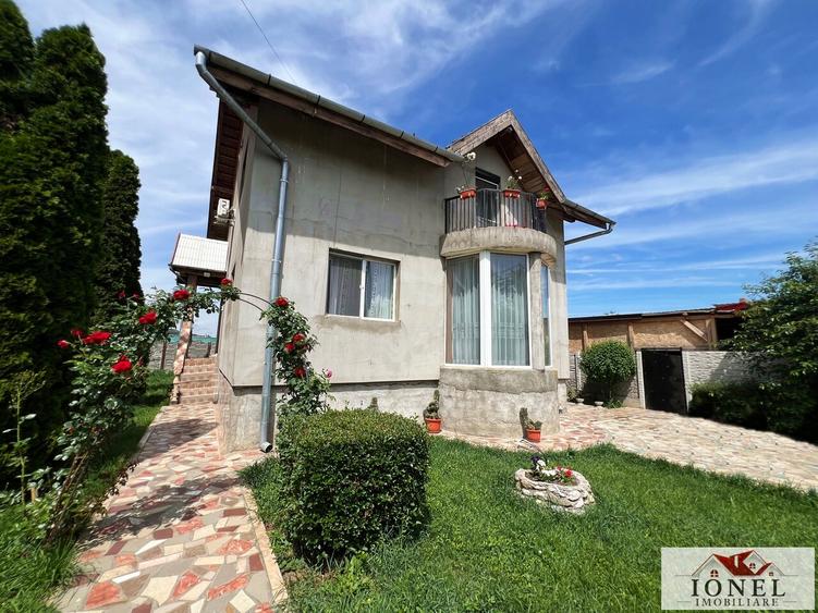 Casă individuală cu 5 camere cu Garaj în Aiud