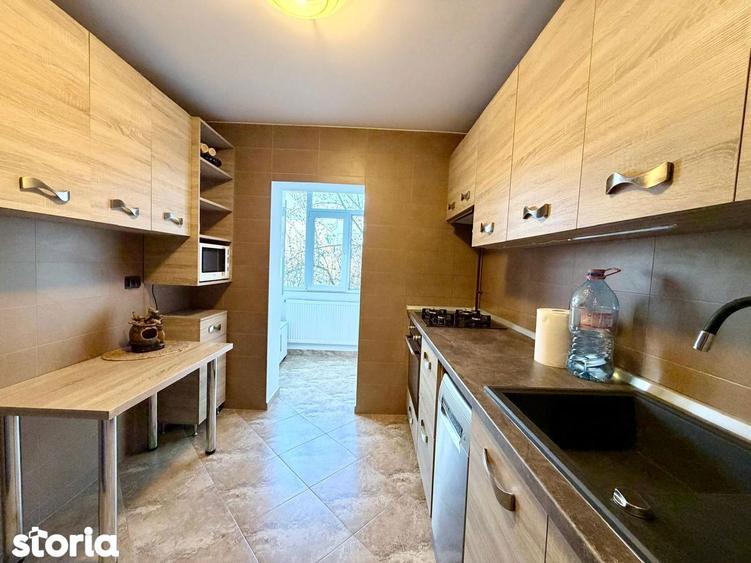 Apartament cu 3 camere decomandat, mobilat în Mircea cel Bătrân