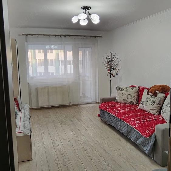Apartament cu 2 camere decomandat în Exterior Vest