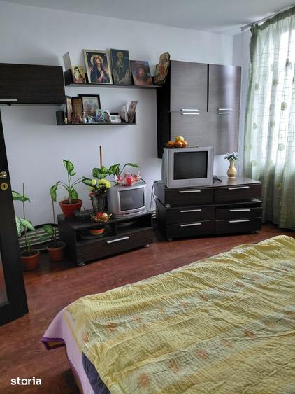 Casă cu 10 camere cu Teren 400 Mp în Central