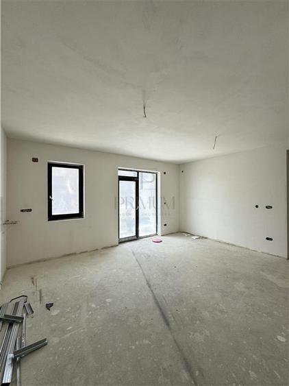 Apartament cu 2 camere semidecomandat în Giroc