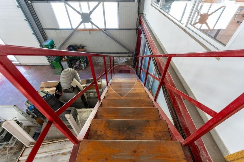 Spațiu comercial, de 260 mp, în Cristur