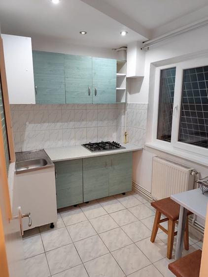 Apartament cu 3 camere în Răcădău