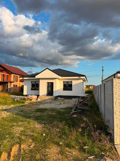 Casă cu 3 camere în Exterior Vest