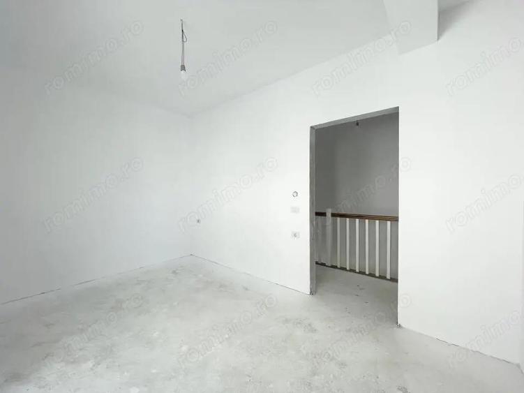 Casă cu 4 camere cu Teren 255 Mp în Urseni