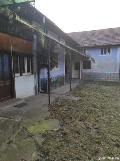Casă cu 5 camere cu Teren 2500 Mp în Cociuba Mică