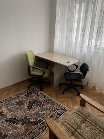 Apartament cu 3 camere semidecomandat în Popoveni