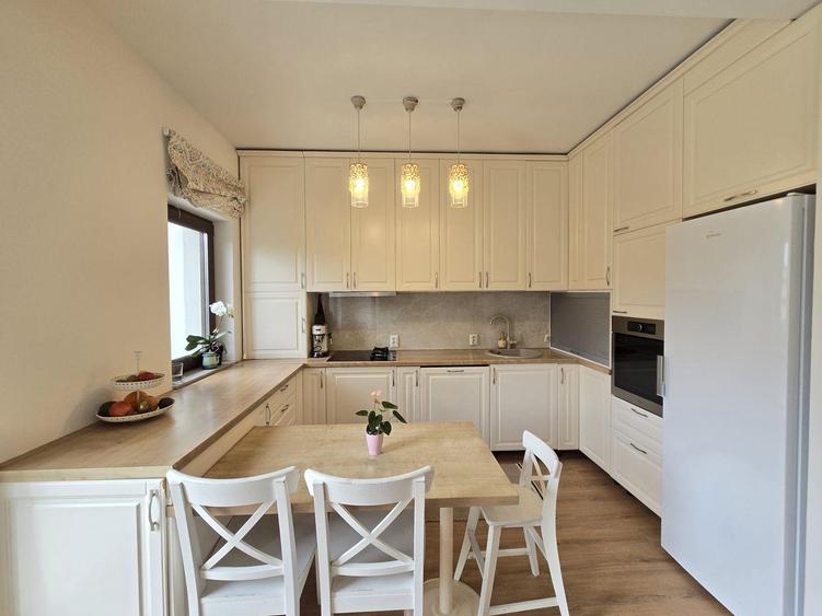 Duplex cu 4 camere cu Canalizare în Florești
