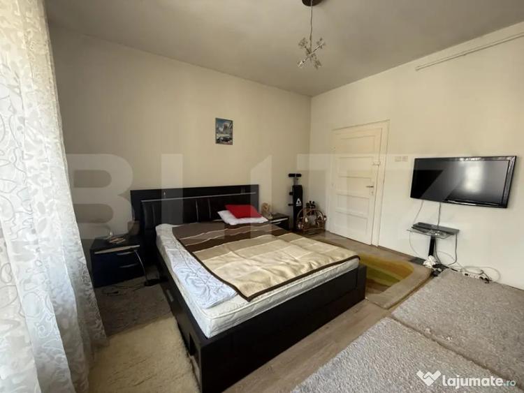 Apartament cu 3 camere decomandat în Central