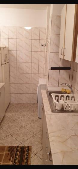 Apartament cu 3 camere decomandat în Tineretului
