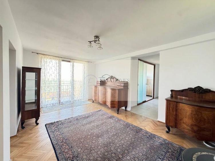 Apartament cu 3 camere semidecomandat, mobilat în Andrei Mureșanu